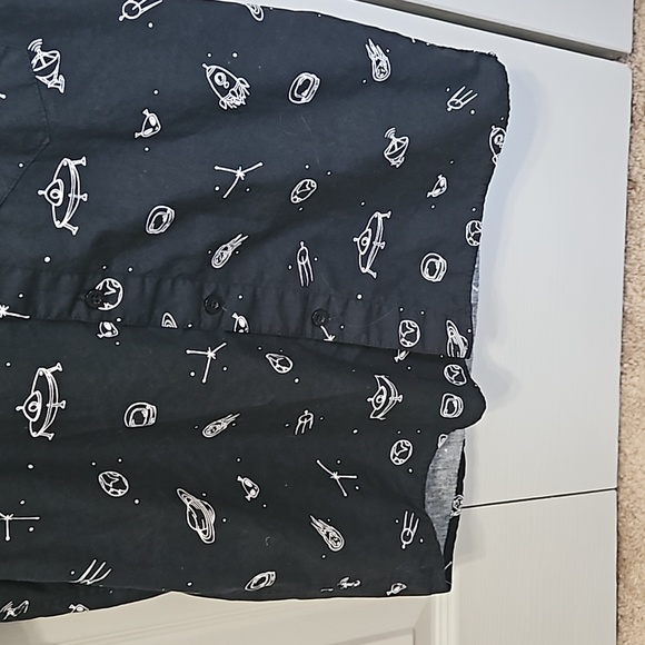 Boys short sleeve button down- Space themed. Size Small - Picture 5 of 7